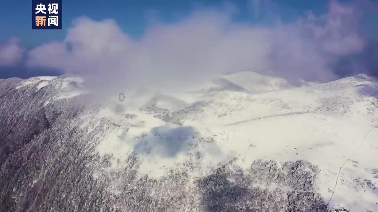 吴尊一家长白山度假，零下40度室外泡温泉